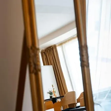 公寓 Cozy Studio With French Windows